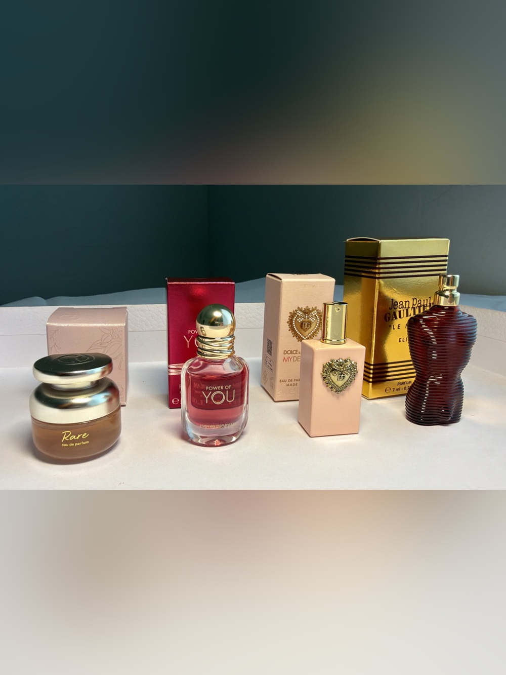 New,unused & authentic Mini assorted Perfumee@@Set of four /Limited Edition/